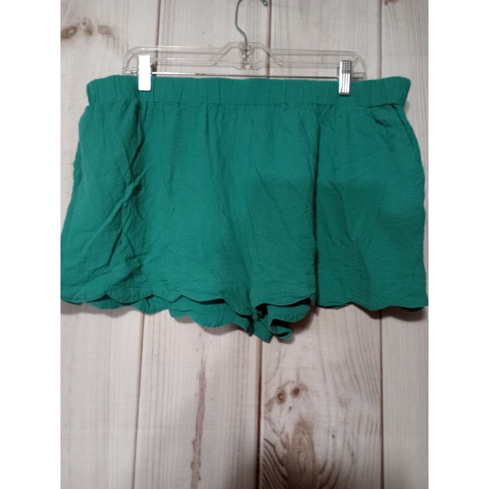 Ladies 2x Green Scalloped Hem Shorts Elastic‎ Waist Casual Comfy Cute Trendy